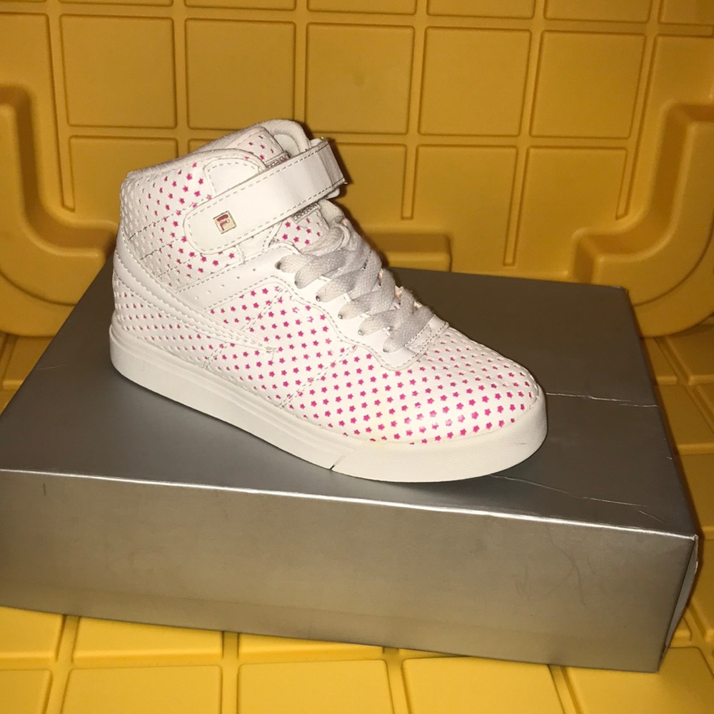 FILA WHITE HIGH TOP SNEAKER